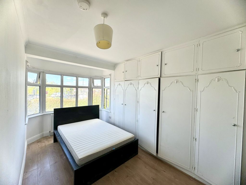 Property photo 2 of 4 Room