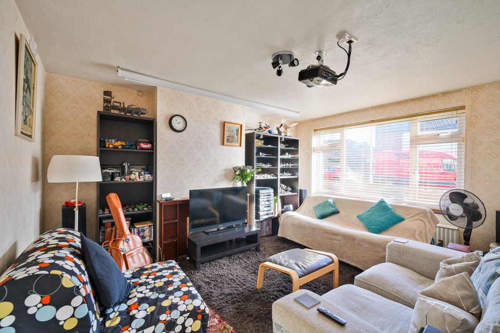 Property photo 2 of 19