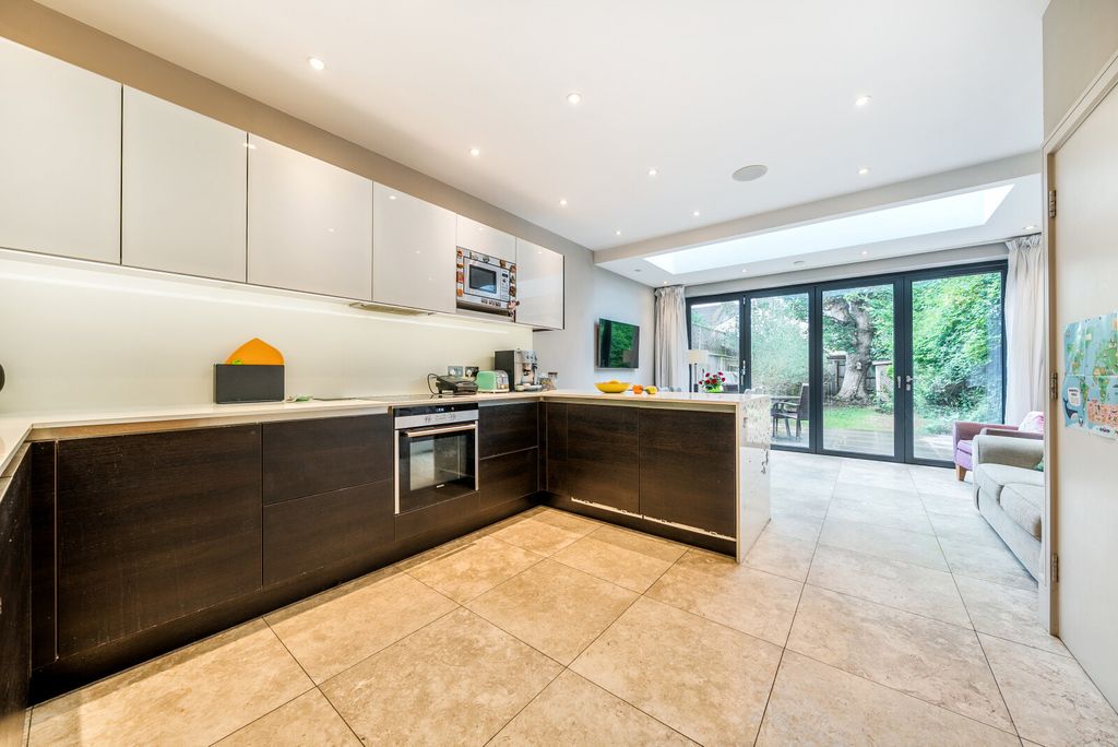 Property photo 3 of 19 1328902-23-6880Ad...