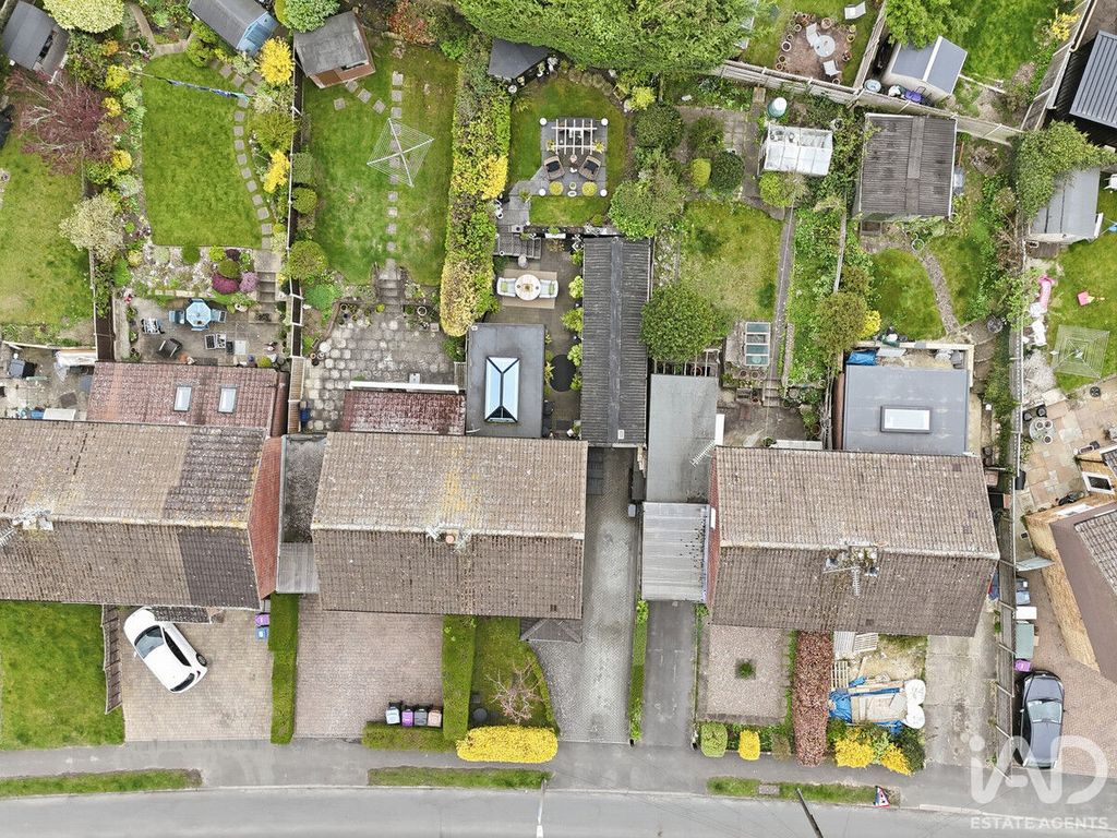 Property photo 3 of 32