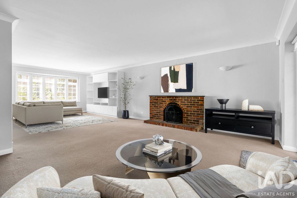 Property photo 3 of 23