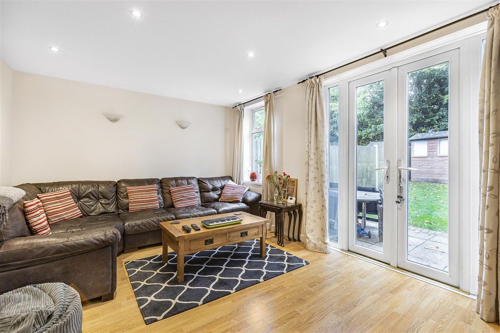 Property photo 3 of 19 4_41560.Jpg