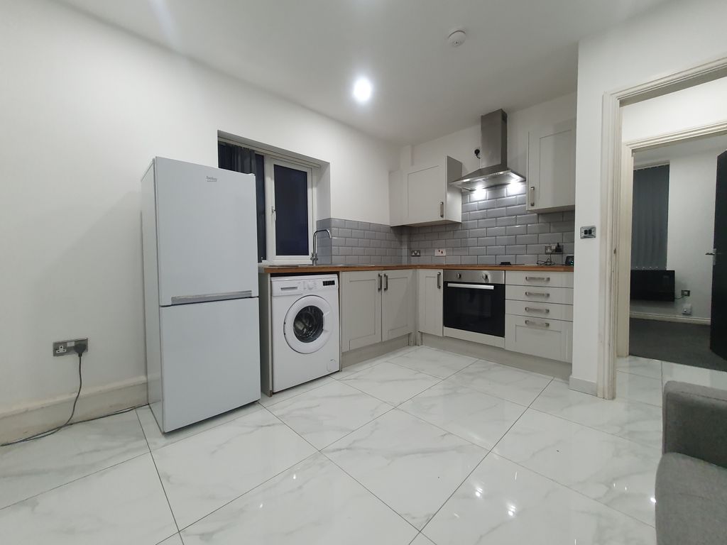 Property photo 1 of 6 1 Bedroom Ground Floor Flat For Rent