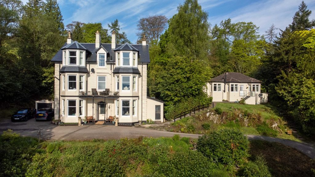 Property photo 1 of 36 4187971
