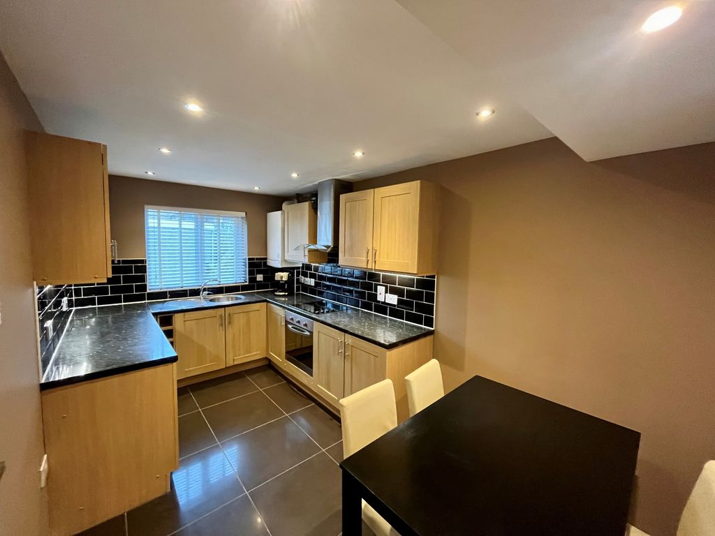 Property photo 2 of 11 Image