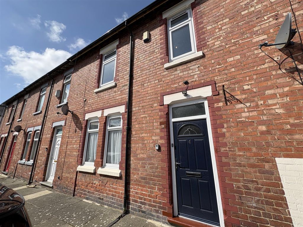 Property photo 2 of 13 Externally