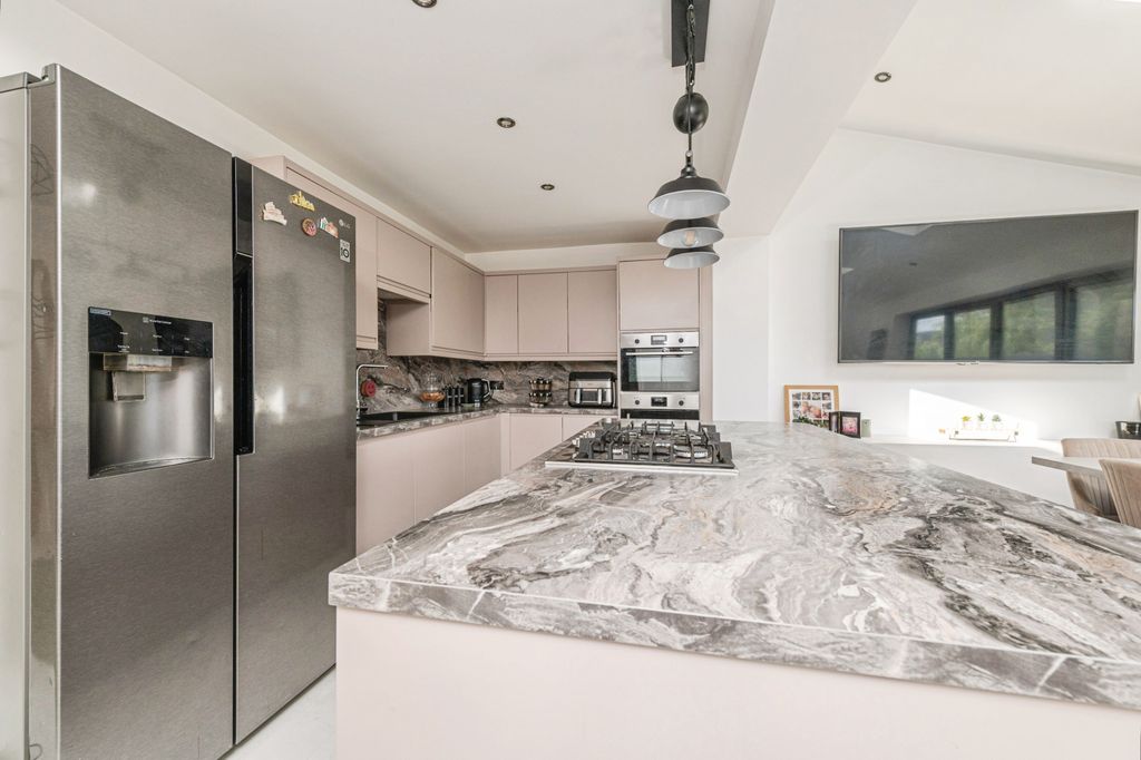 Property photo 3 of 15 Kitchen/Family Room