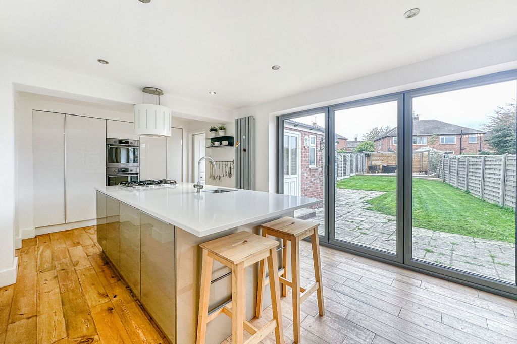 Property photo 2 of 22