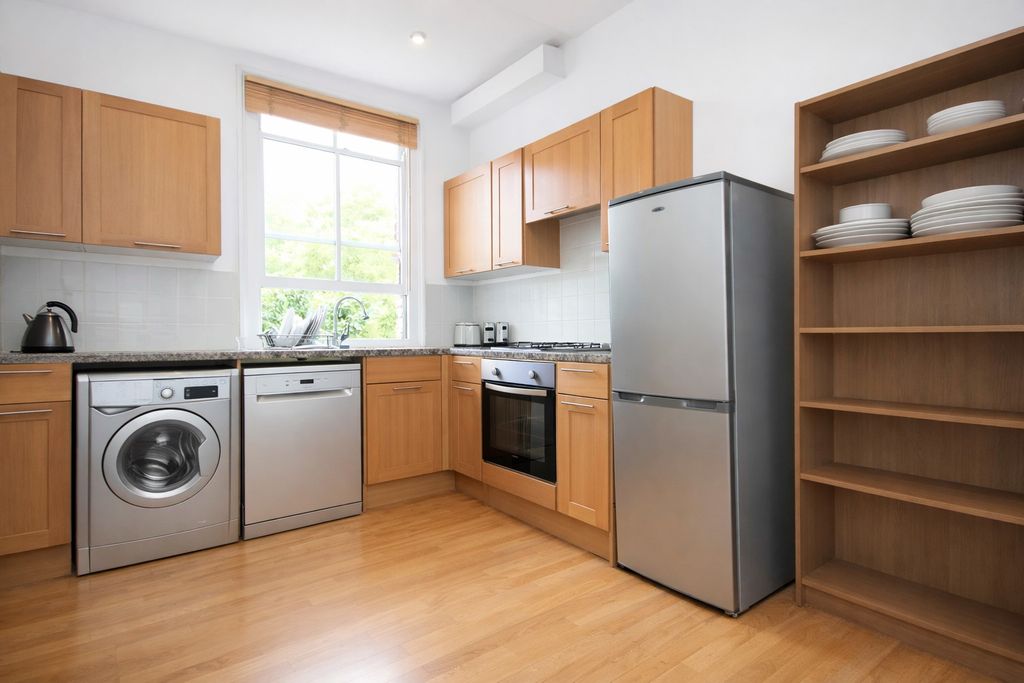 Property photo 2 of 9 Kitchen