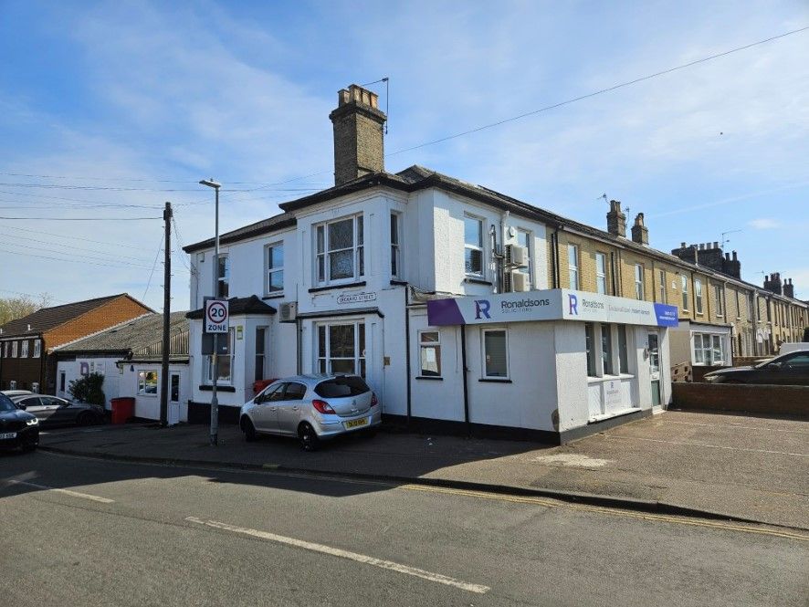 Property photo 2 of 12