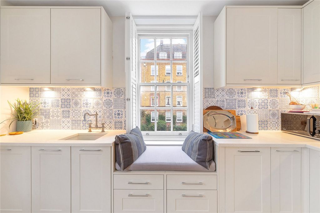 Property photo 2 of 16 Picture No. 13