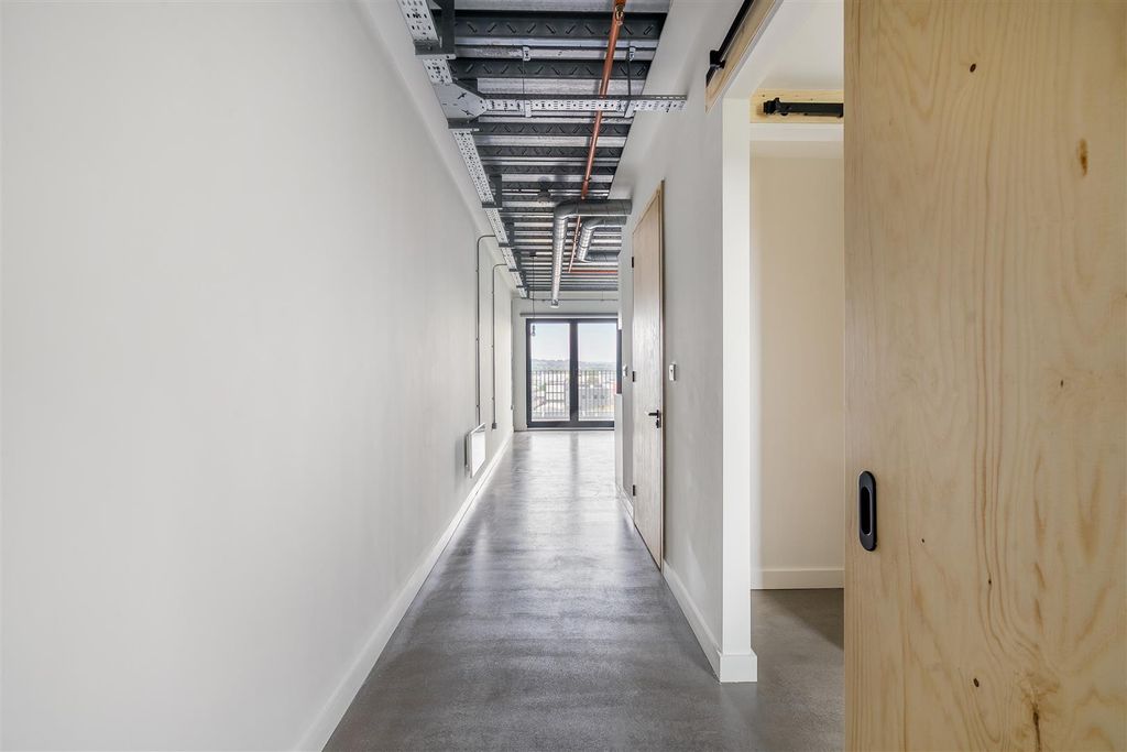 Property photo 2 of 10 1369188-6-68ee40A5A89cc-Arw-1.Jpg