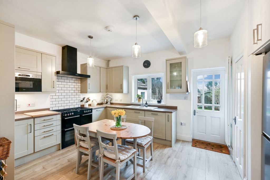 Property photo 3 of 21 Picture No. 08