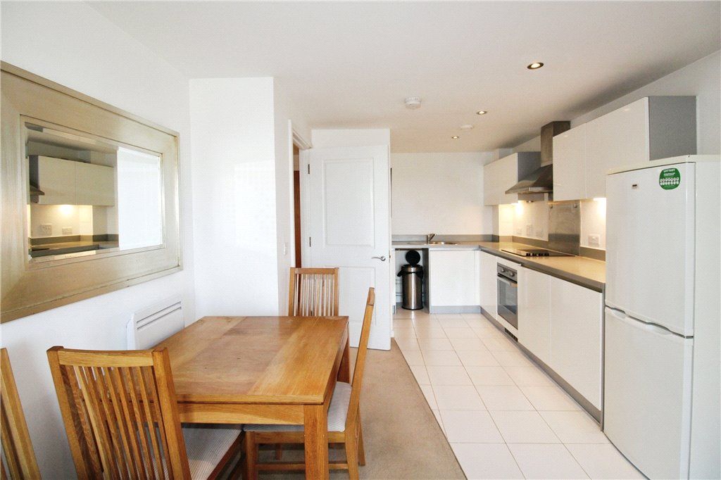 Property photo 3 of 9 Kitchen