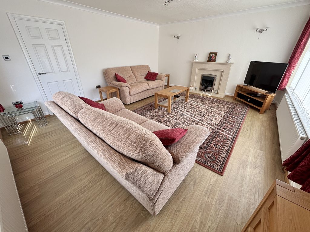 Property photo 3 of 35