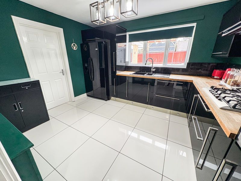 Property photo 3 of 14 Photo 12