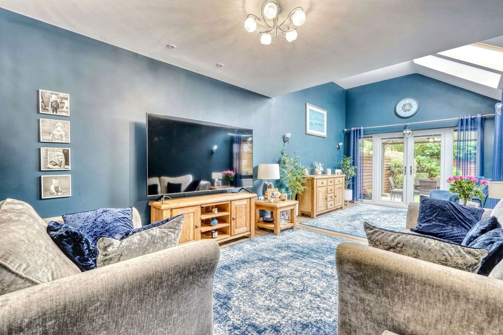 Property photo 2 of 14