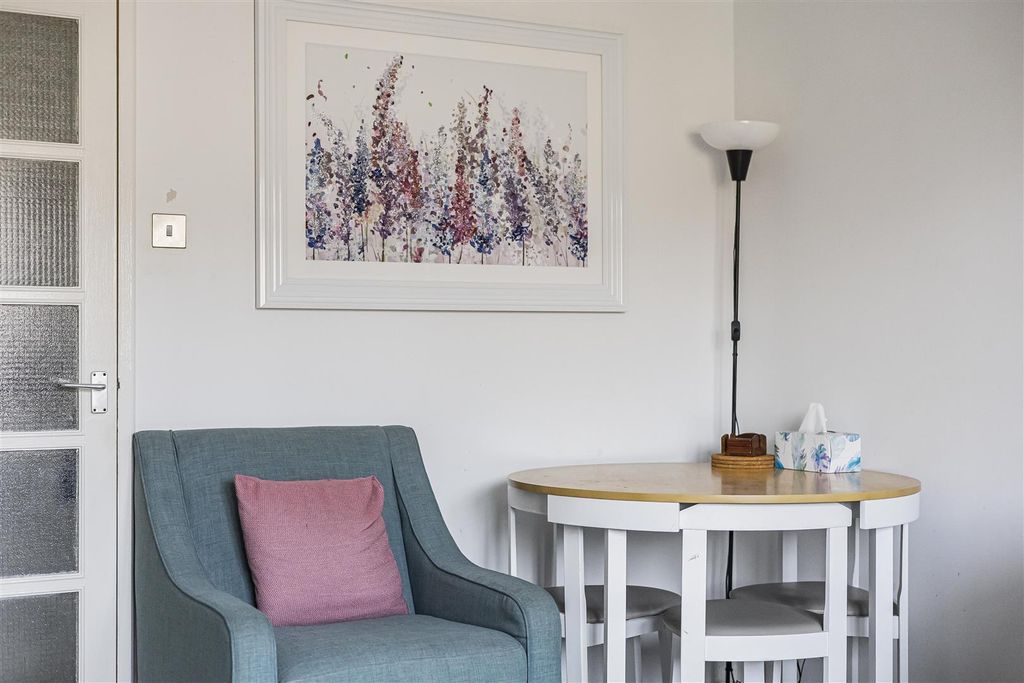 Property photo 3 of 11 10_65357.Jpg