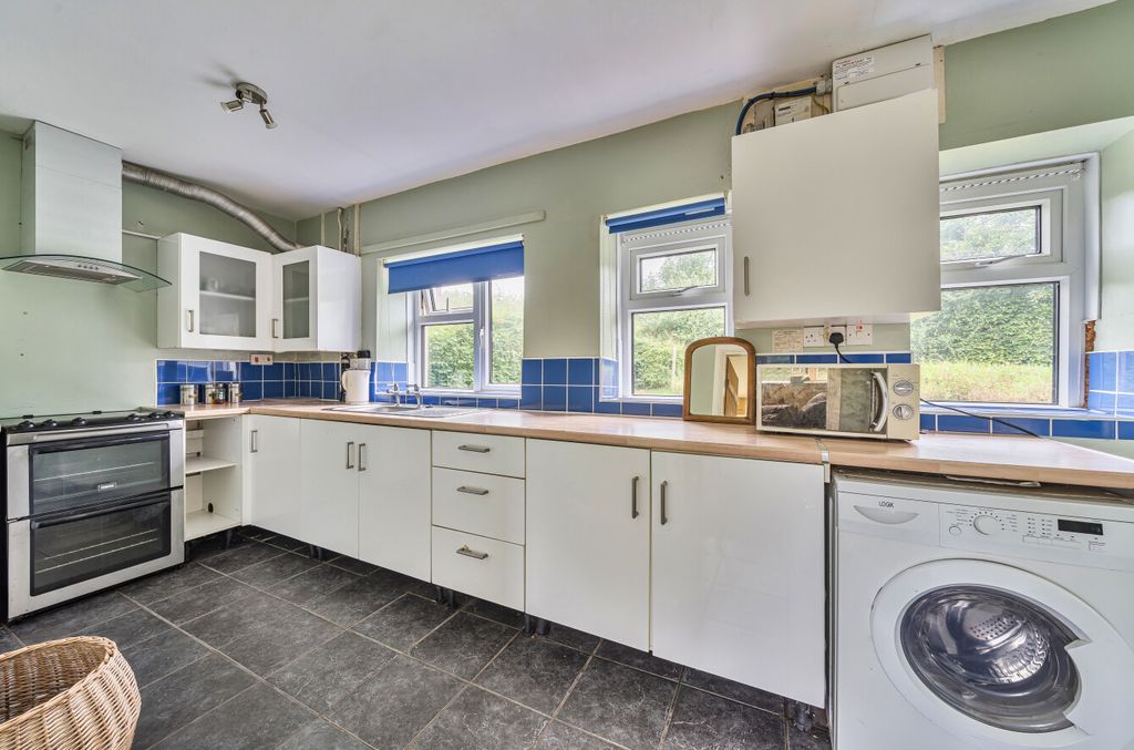 Property photo 3 of 13 Brompton Regis