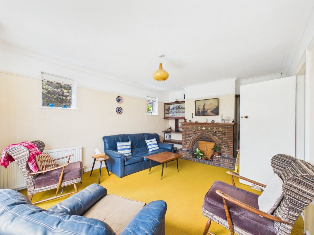 Property photo 2 of 17 Living Room