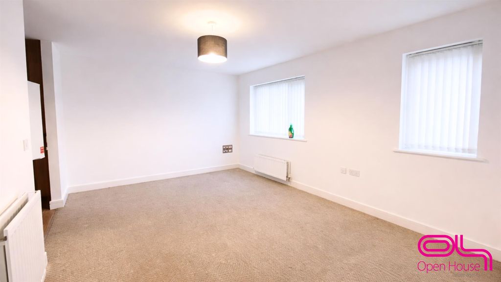 Property photo 2 of 7 8368.Png