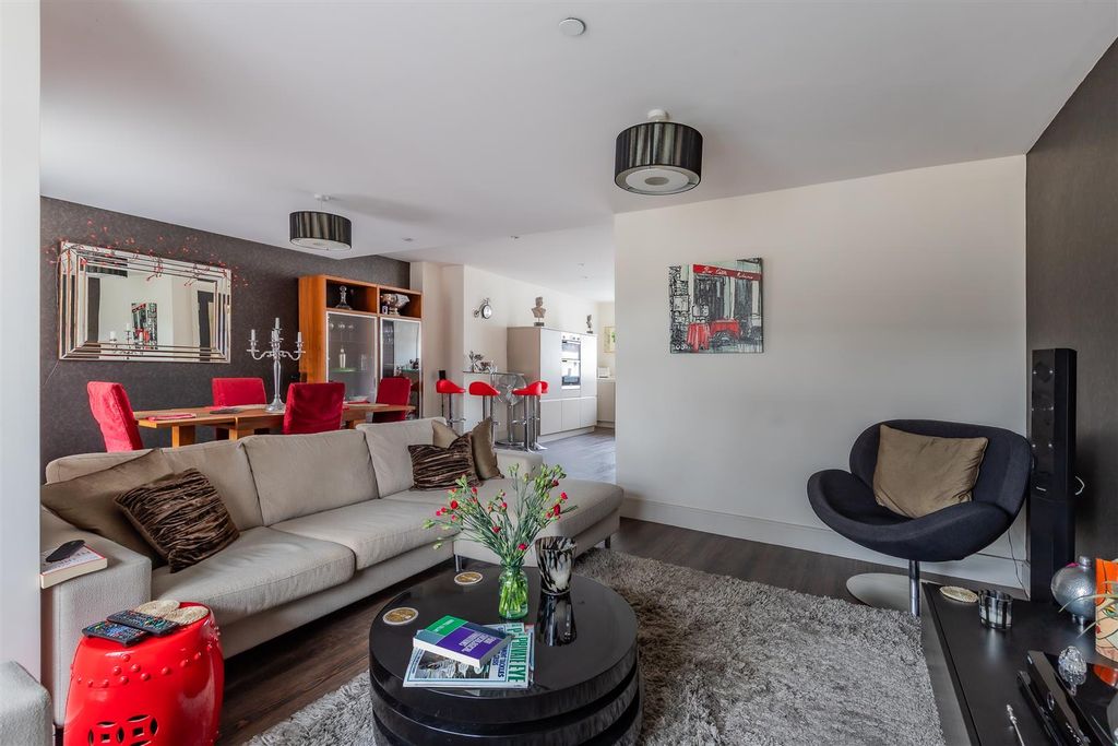 Property photo 2 of 19 The Gatehouse-15.Jpg