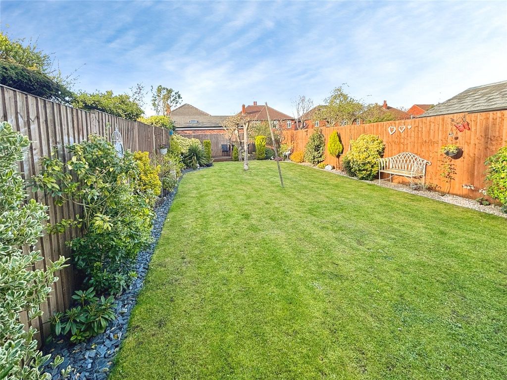 Property photo 2 of 18 Gardens