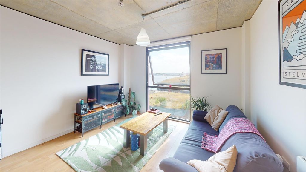 Property photo 3 of 12 Living Room