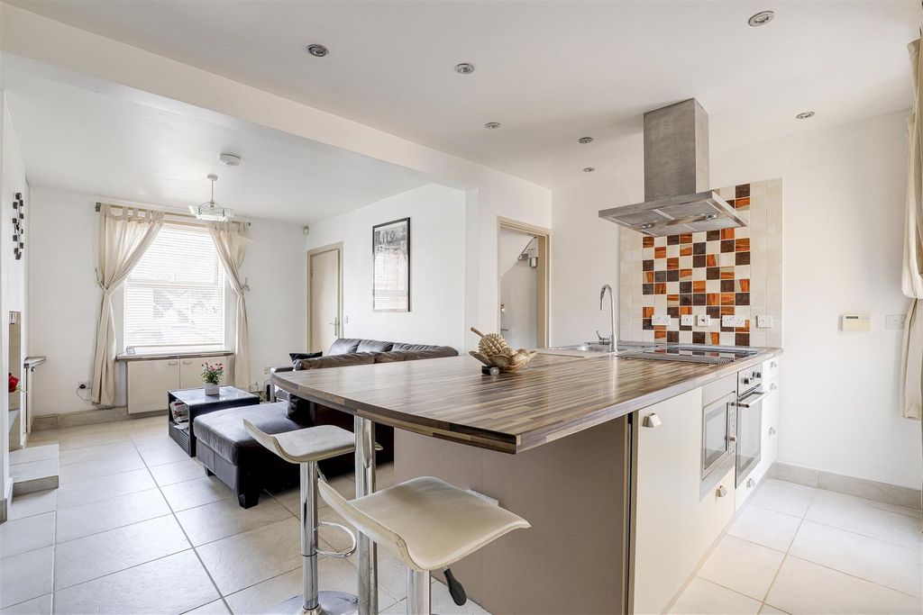 Property photo 2 of 16 11.Jpg