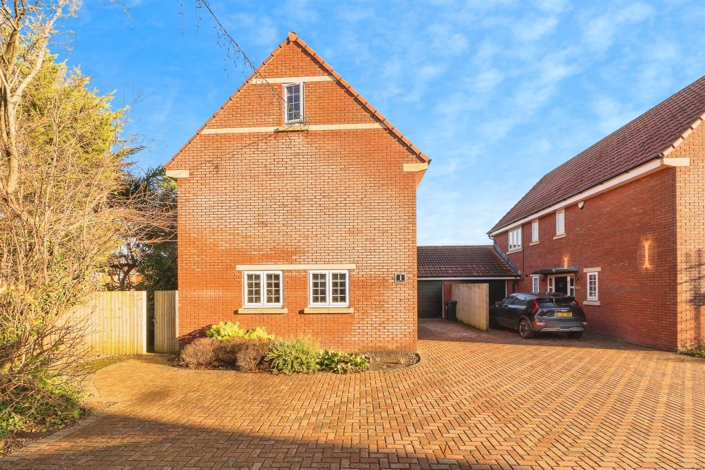 Property photo 2 of 17