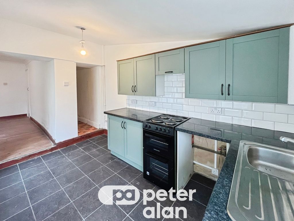 Property photo 1 of 10 Front