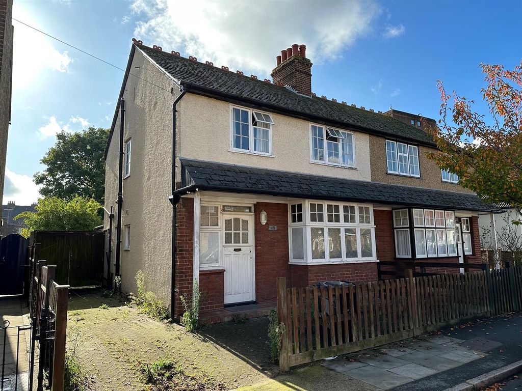 Property photo 1 of 15 43 Walford.Jpg