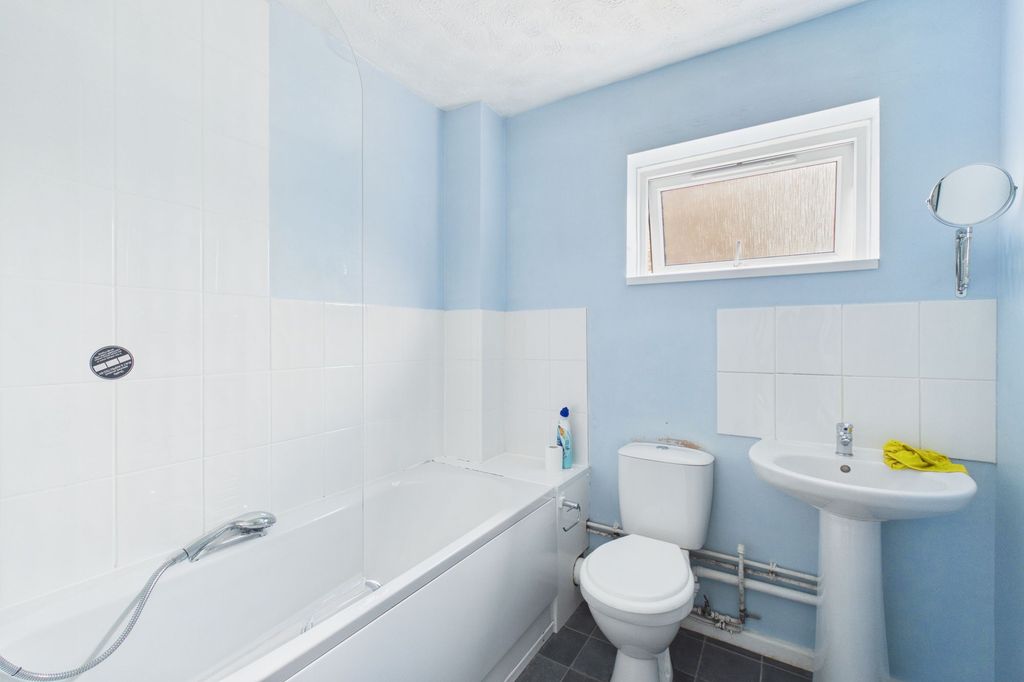 Property photo 3 of 4