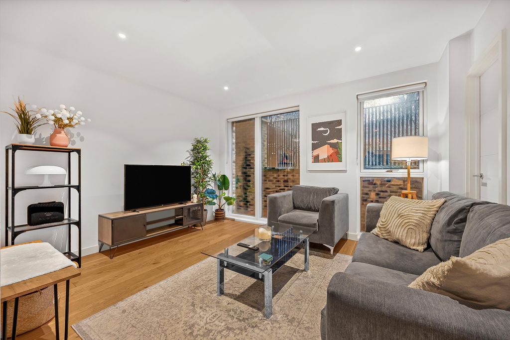 Property photo 3 of 10 Image