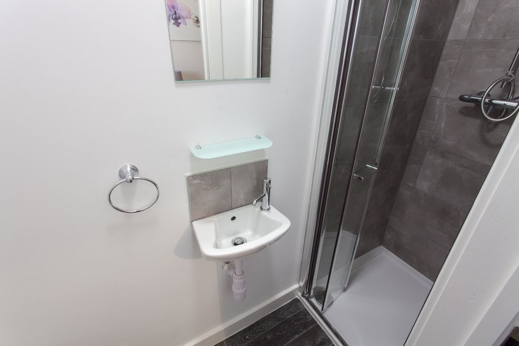 Property photo 2 of 10 2079021