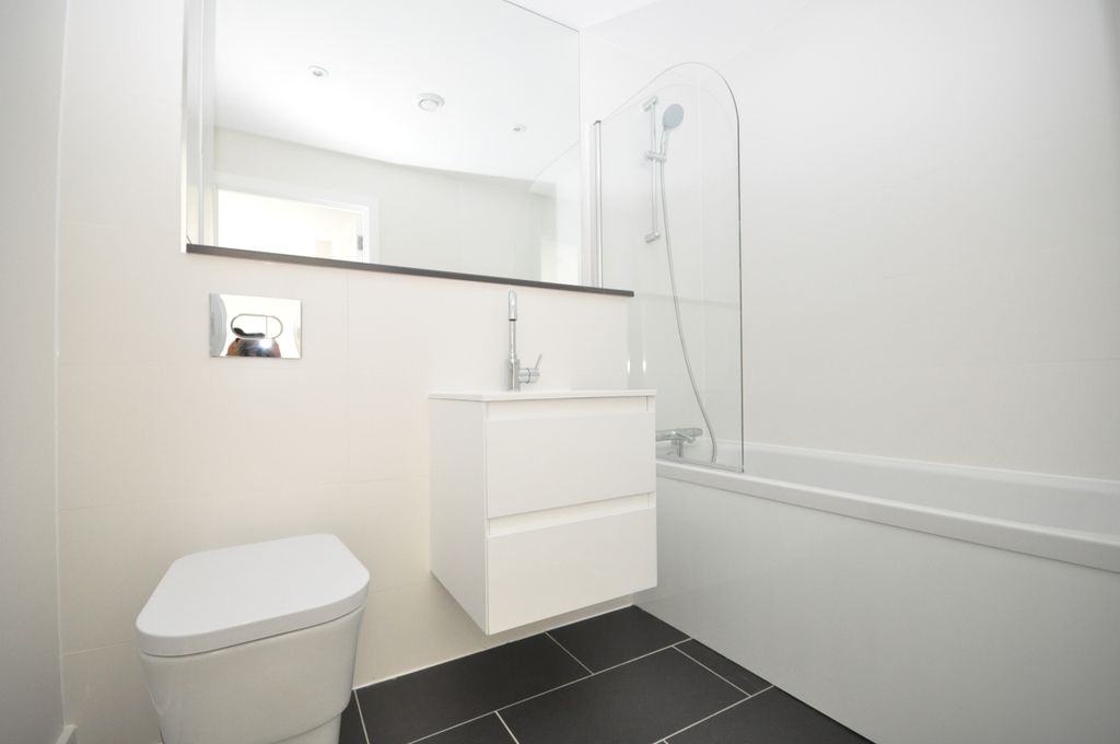 Property photo 3 of 8 192