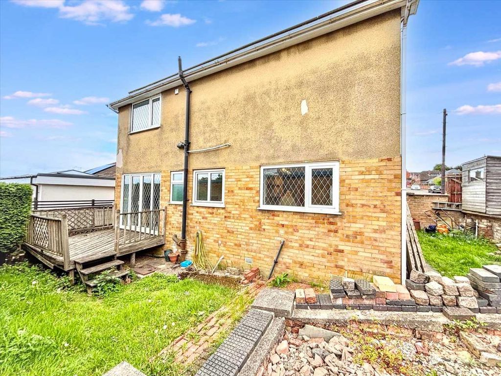 Property photo 3 of 23