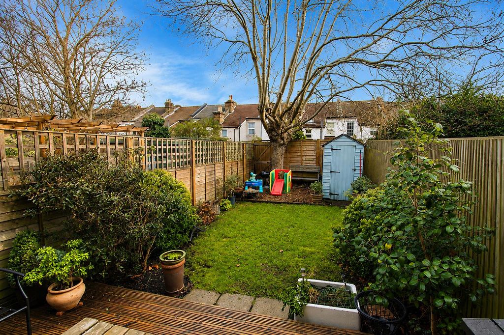 Property photo 1 of 16 Oliver R.Png