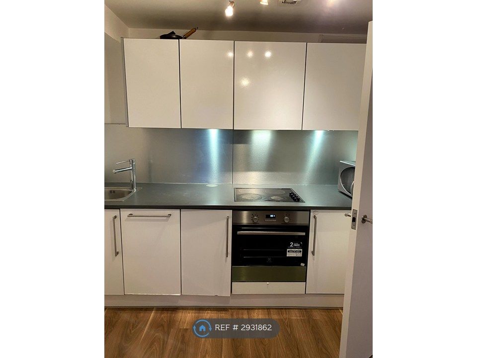 Property photo 3 of 13 Kitchen