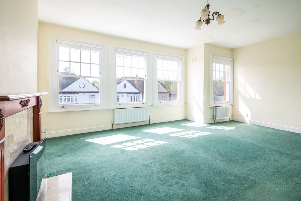 Property photo 3 of 11
