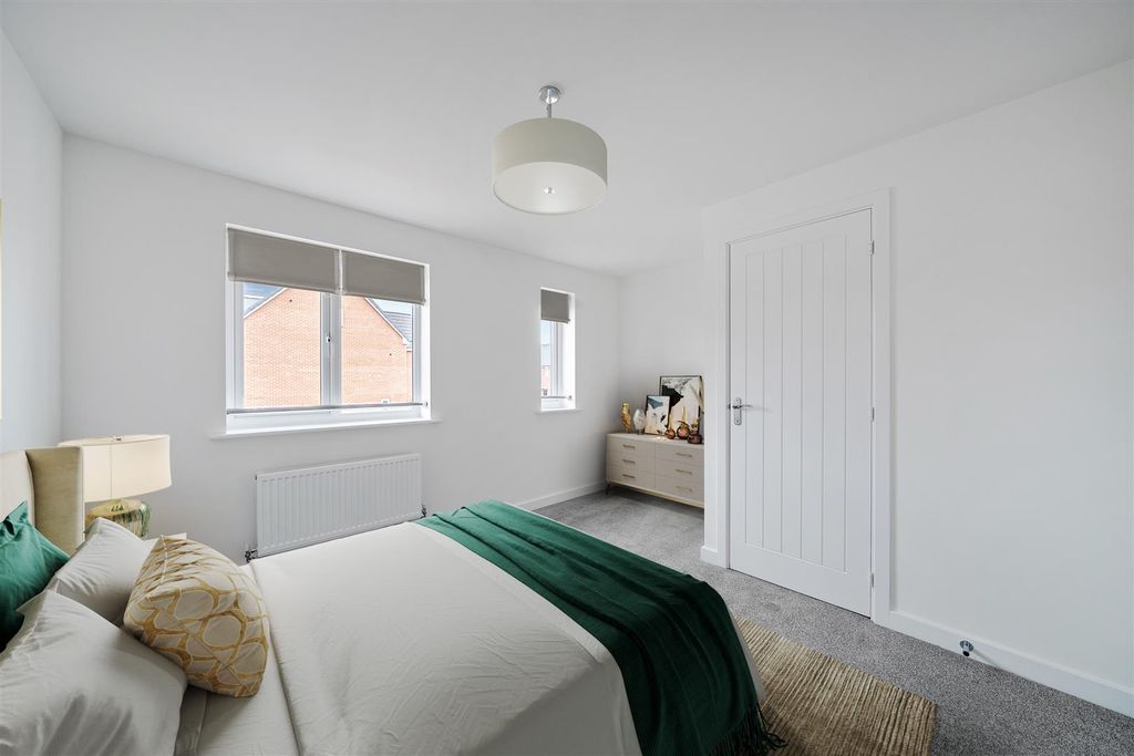 Property photo 3 of 8 Bedroom 1A.Jpg