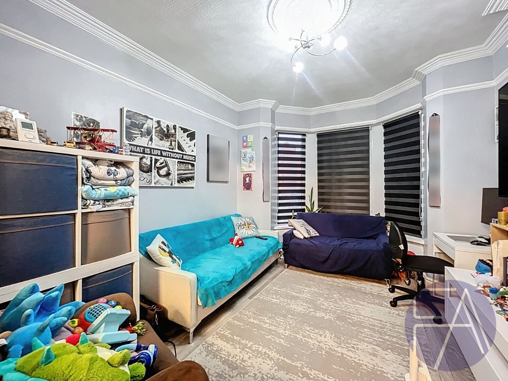 Property photo 3 of 21 4628104