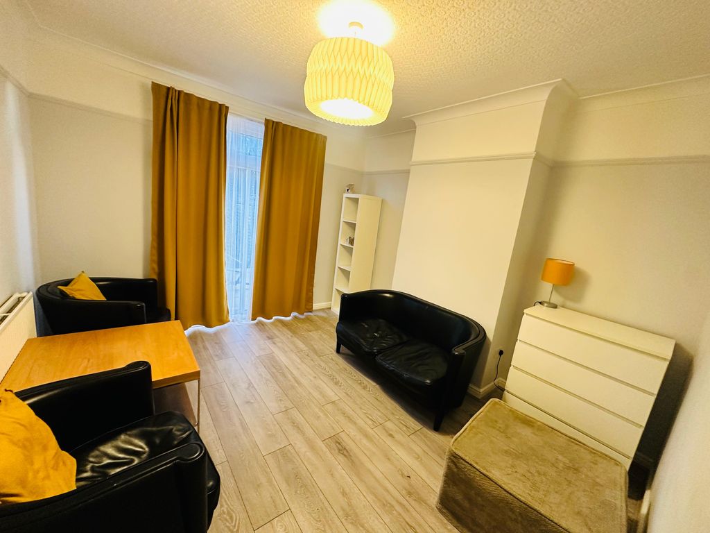 Property photo 3 of 25