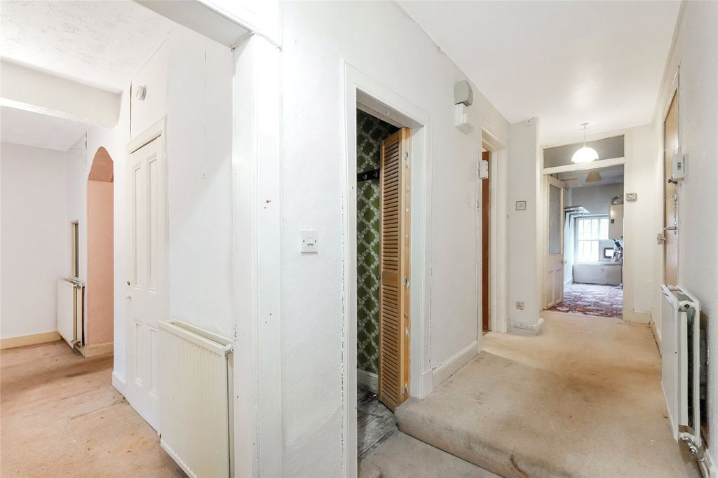 Property photo 3 of 22 Picture No. 16