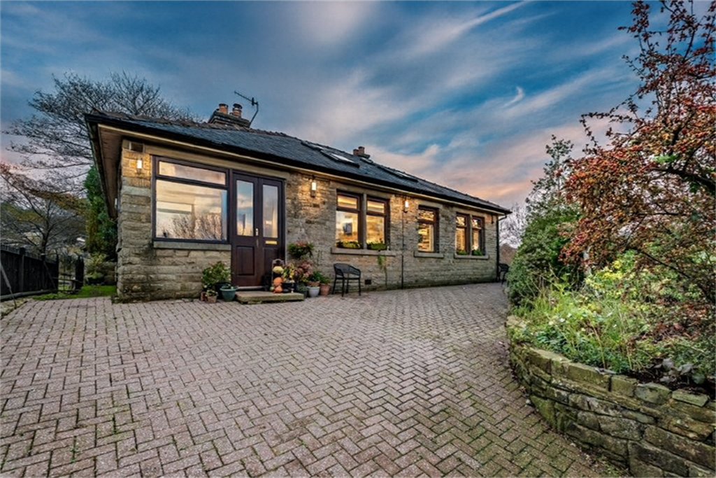 Property photo 1 of 32 (Main)