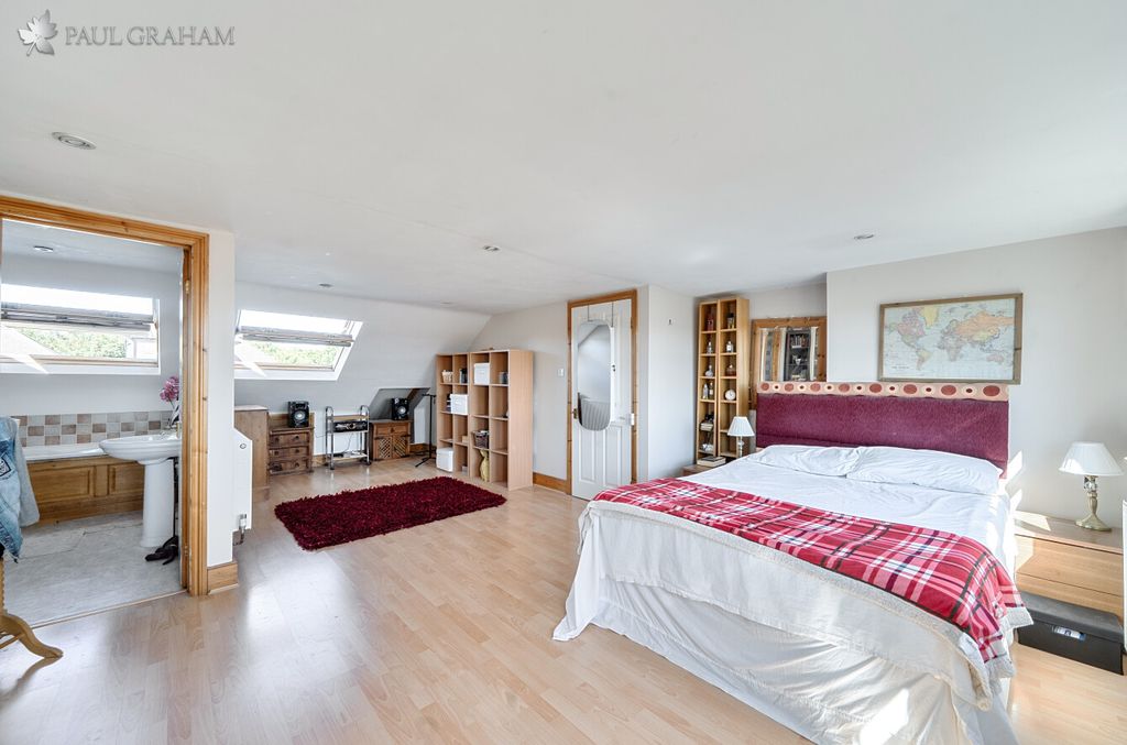 Property photo 2 of 24