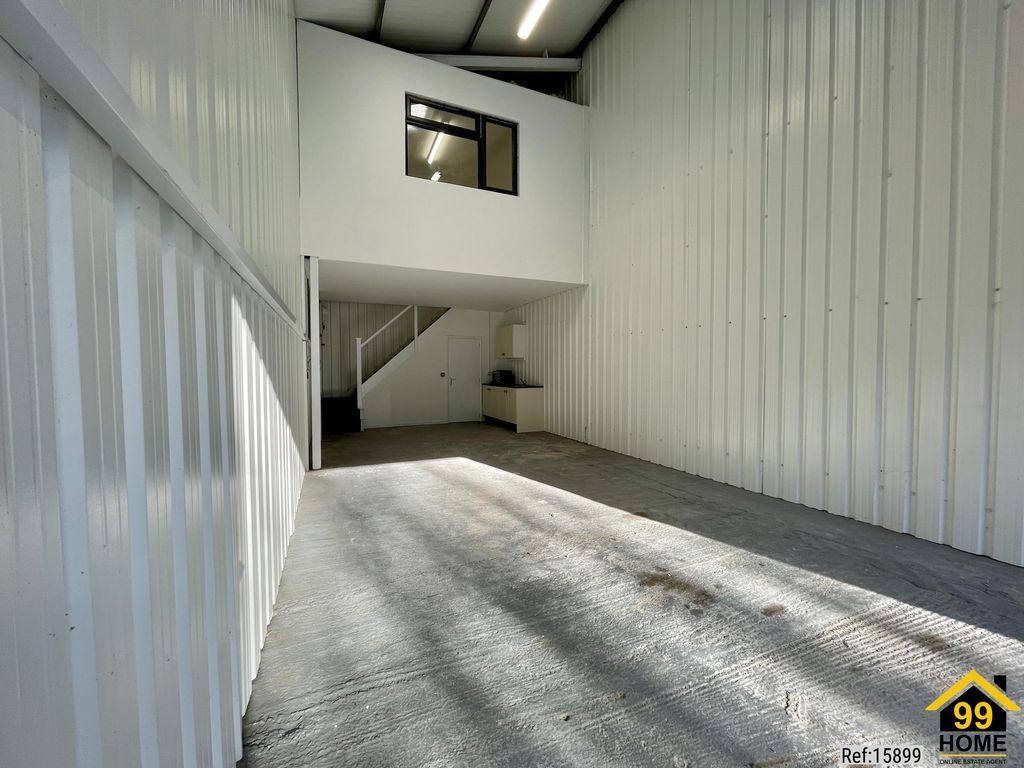 Property photo 3 of 6 Photo 2