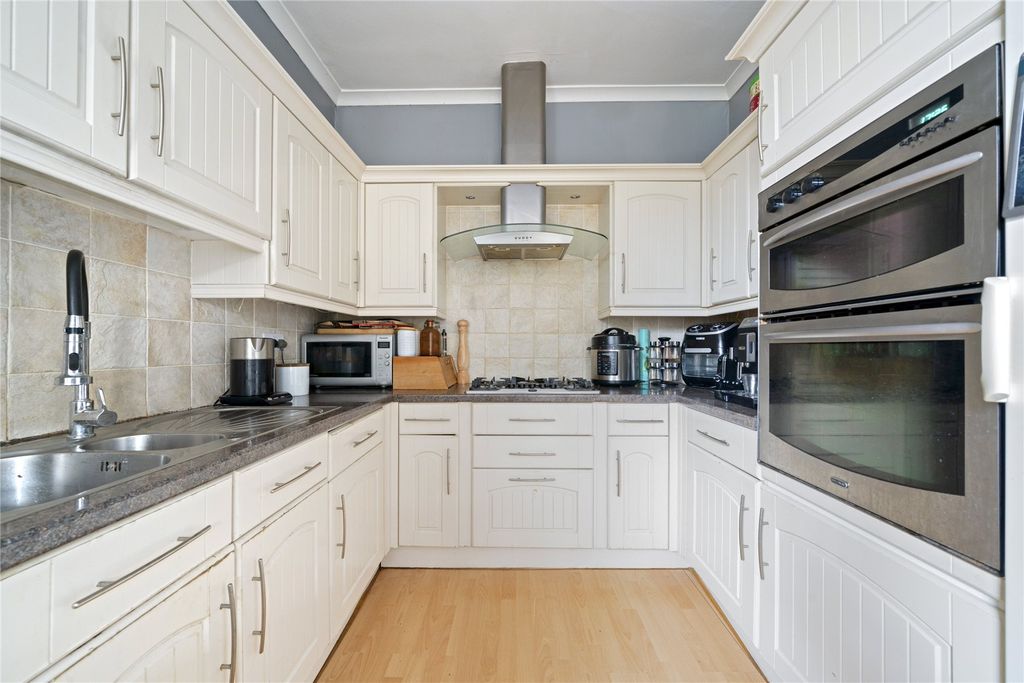 Property photo 3 of 13 Kitchen