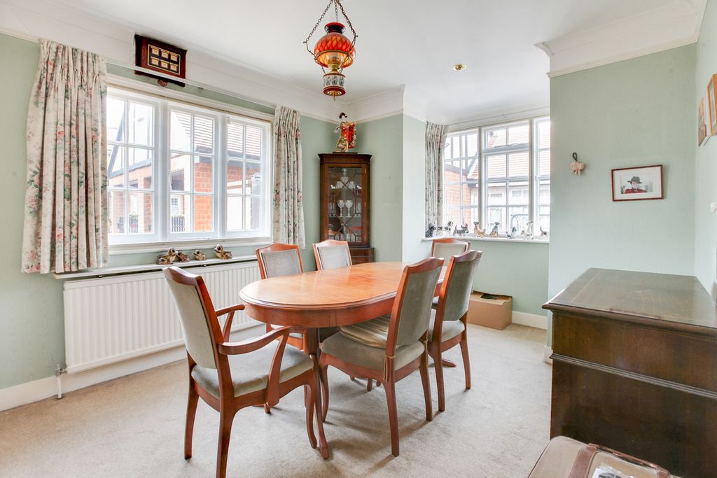 Additional image 6 of 3 bed detached house for saleSt John's Avenue, Essex CM17