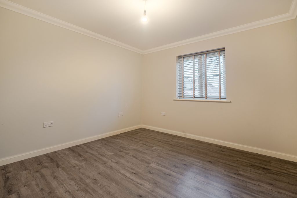 Additional image 5 of 2 bed flat for saleRudgard Way, Liphook GU30